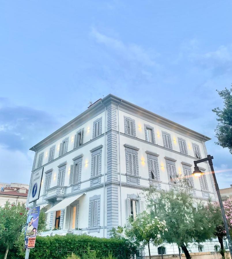 Hotel Tirreno Marina di Massa Exterior foto