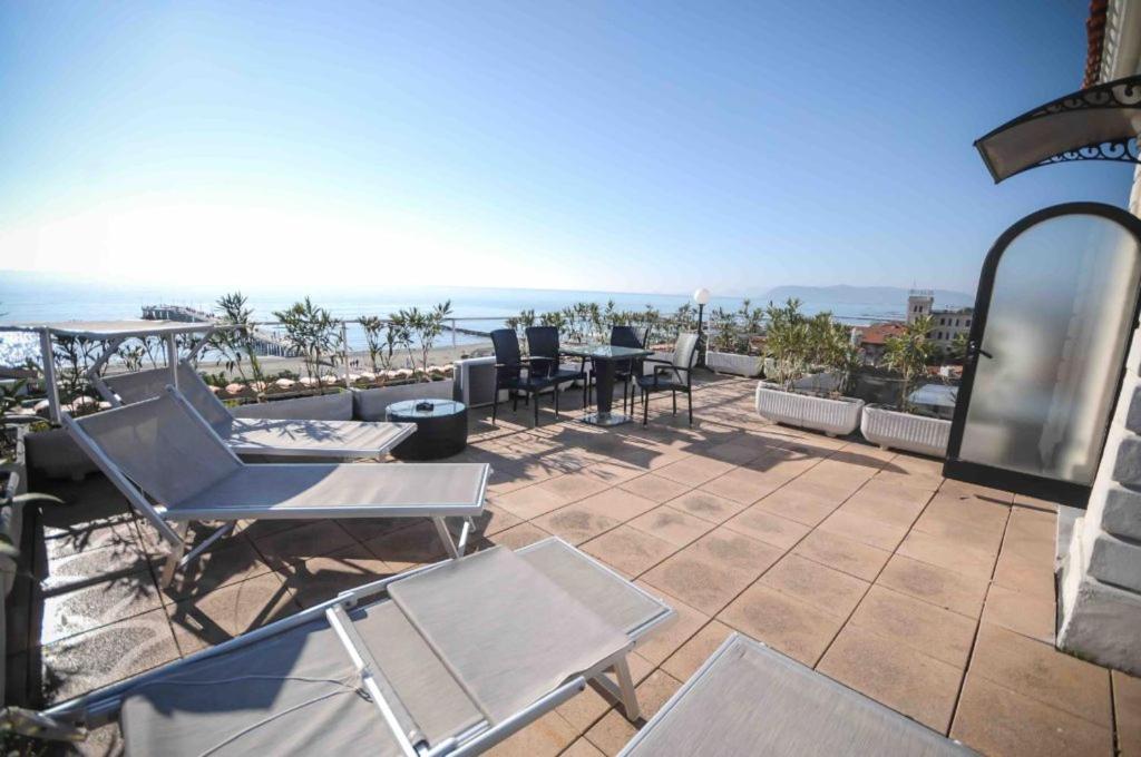 Hotel Tirreno Marina di Massa Exterior foto