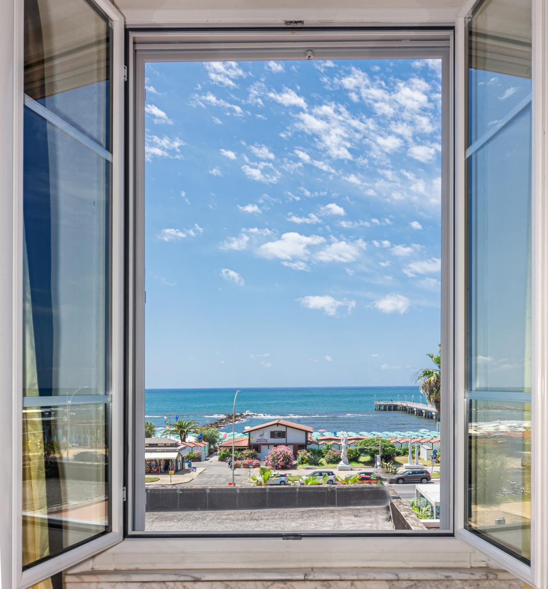 Hotel Tirreno Marina di Massa Exterior foto